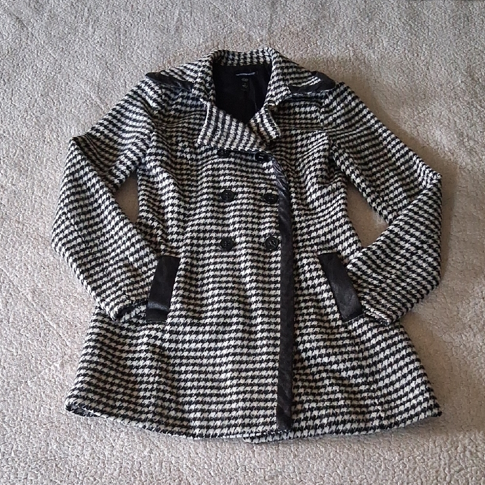 I.N. San Francisco Black and White Houndstooth Trench Coat